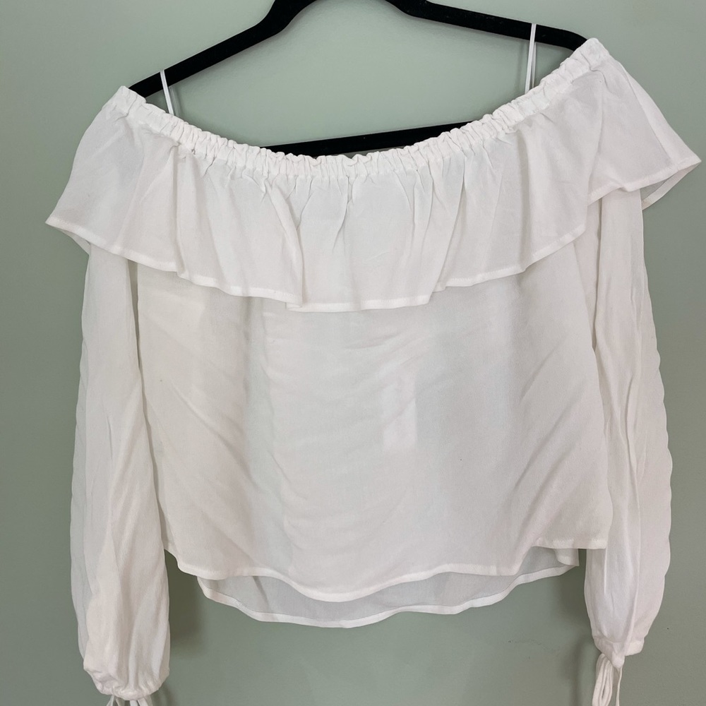 NWT Kendall & Kylie off the shoulder long sleeve